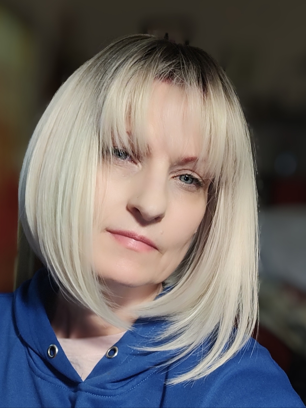Blonde Short Layered Bob Wig - Sleek Platinum W/ Natural Dark 'roots' NWOT - Picture 6 of 14